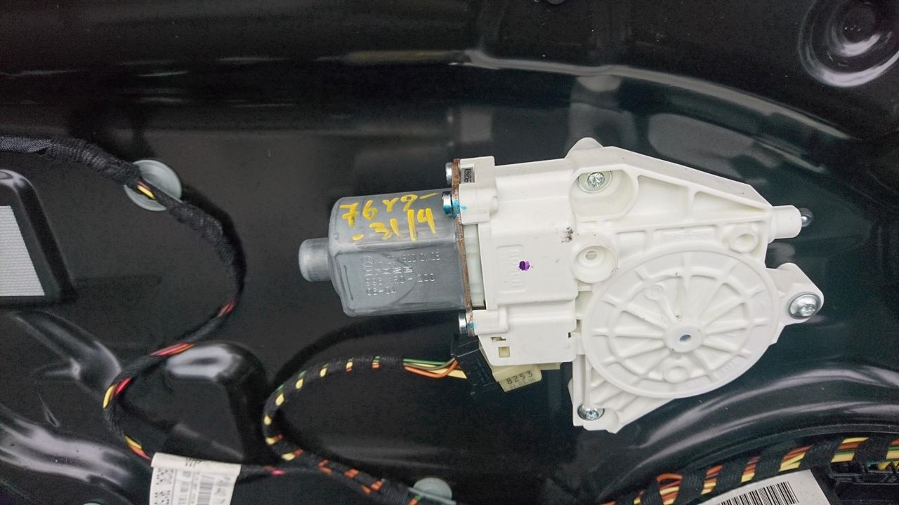 стеклоподъемник задний левый Mercedes-Benz M-Класс W164 2006, 3.5 л., M 272.967, бензин, АКПП, внедорожник 5 дв., правый руль