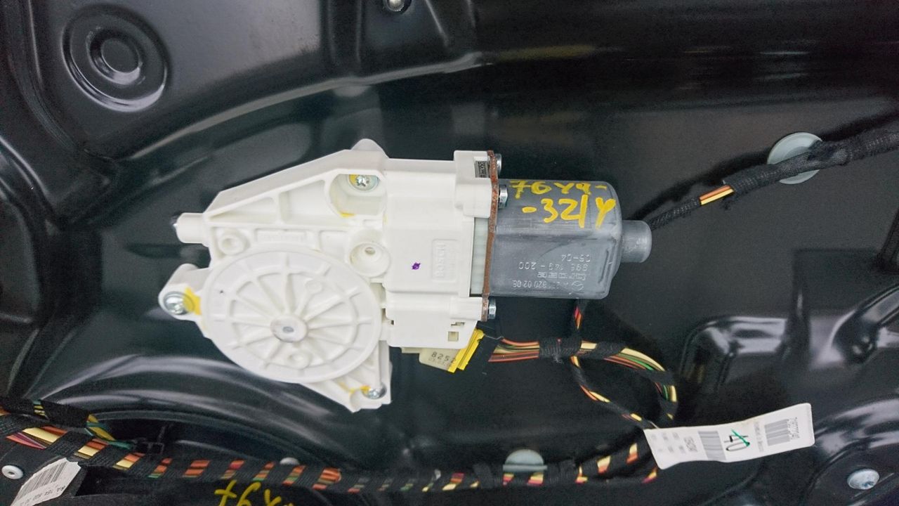 стеклоподъемник задний правый Mercedes-Benz M-Класс W164 2006, 3.5 л., M 272.967, бензин, АКПП, внедорожник 5 дв., правый руль, A2518200208
