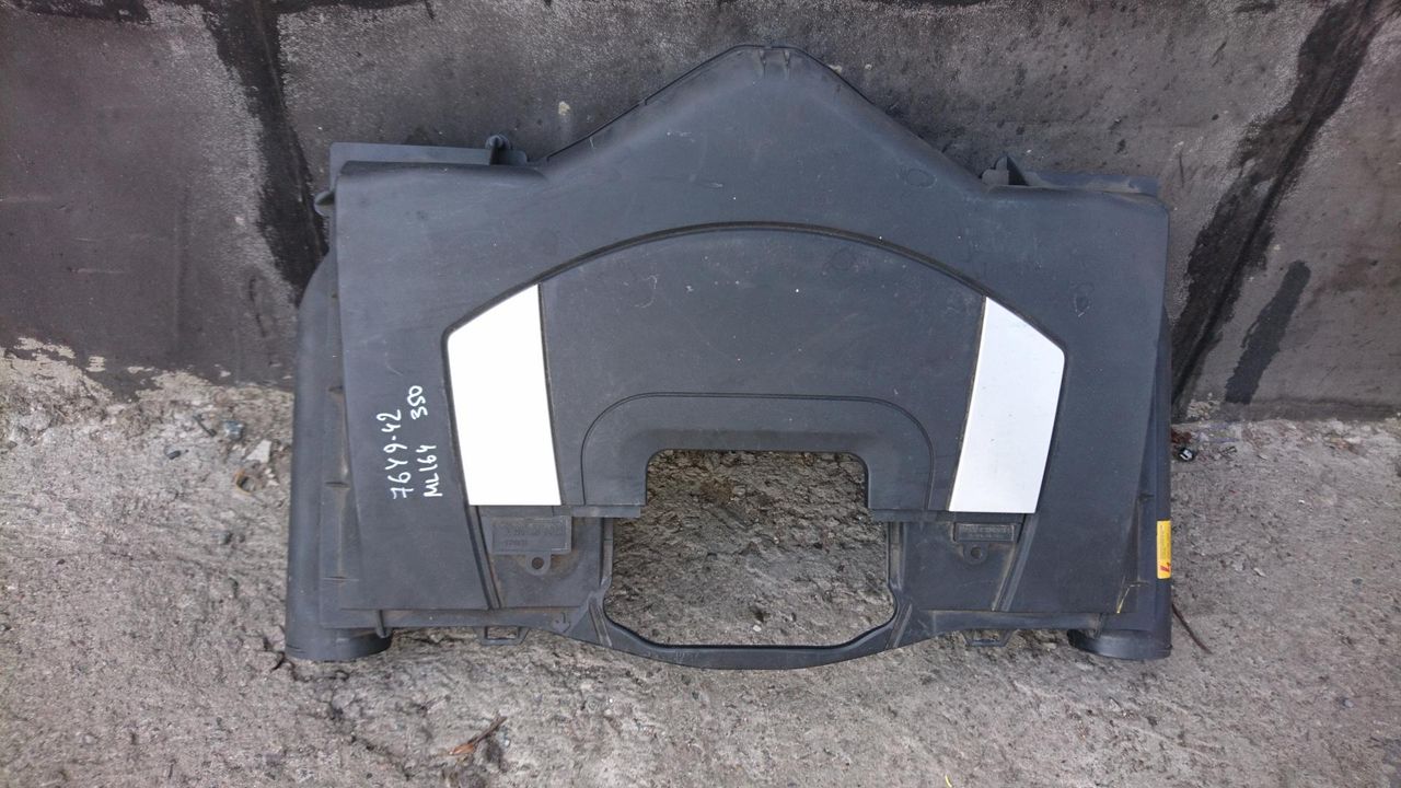 корпус воздушного фильтра Mercedes-Benz M-Класс W164 2006, 3.5 л., M 272.967, бензин, АКПП, внедорожник 5 дв., правый руль, A2730900401