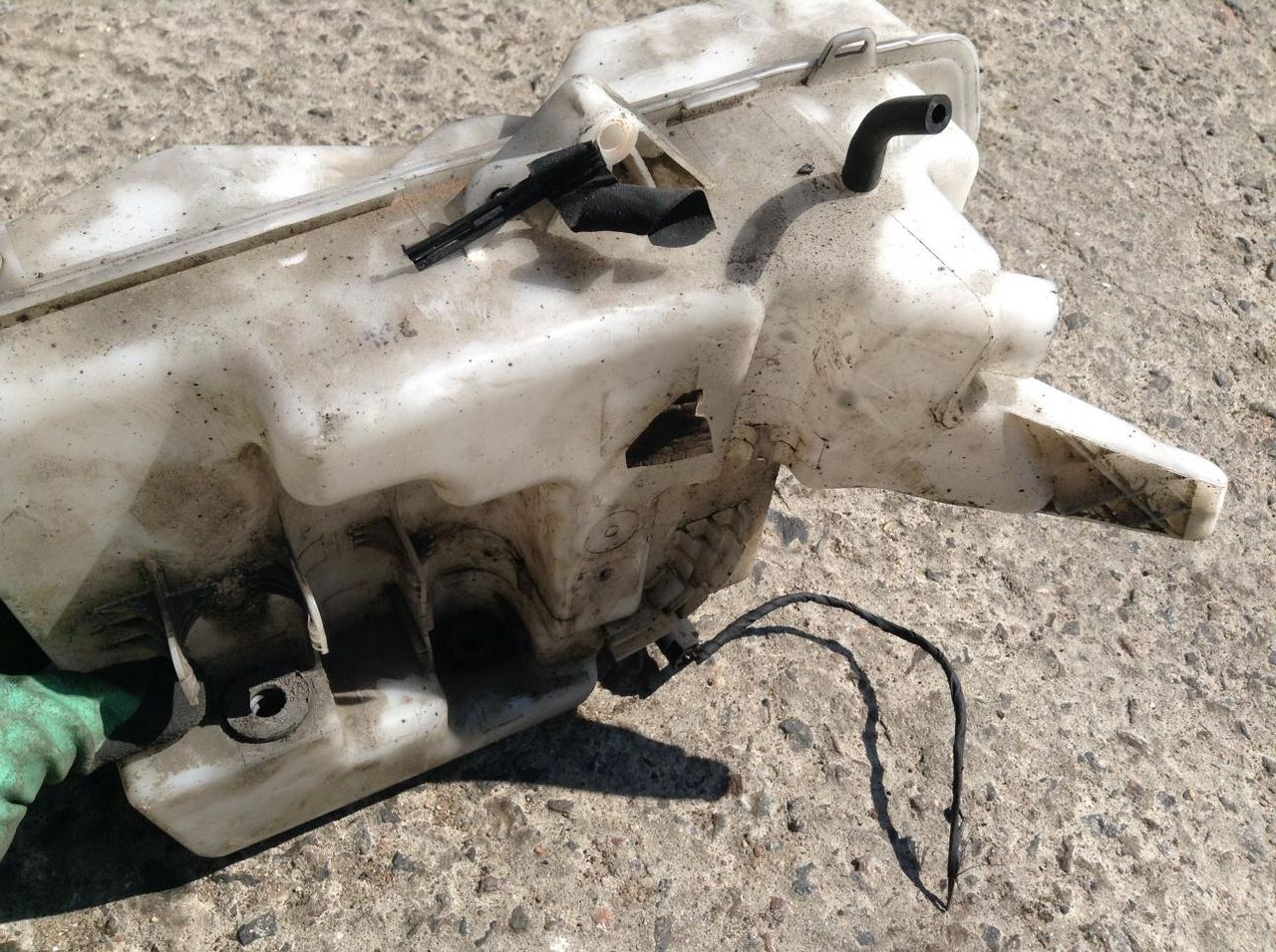 бачок омывателя BMW 5 серия E60/E61 2005, 3.0 л., M57 D30 (306D4), дизель, АКПП, седан, 7055349