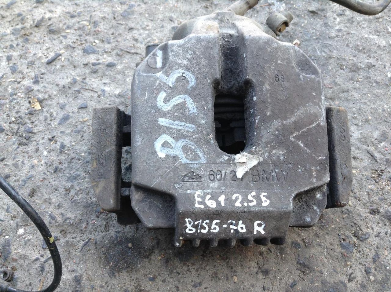 суппорт передний правый BMW 5 серия E60/E61 2006, 2.5 л., N52 B25 A, бензин, АКПП, универсал