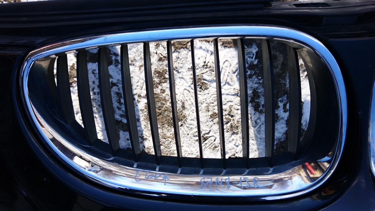 заглушка (решетка) в бампер BMW 5 серия E60/E61 [рестайлинг] 2008, 2.0 л., N47 D20 A, дизель, АКПП, универсал