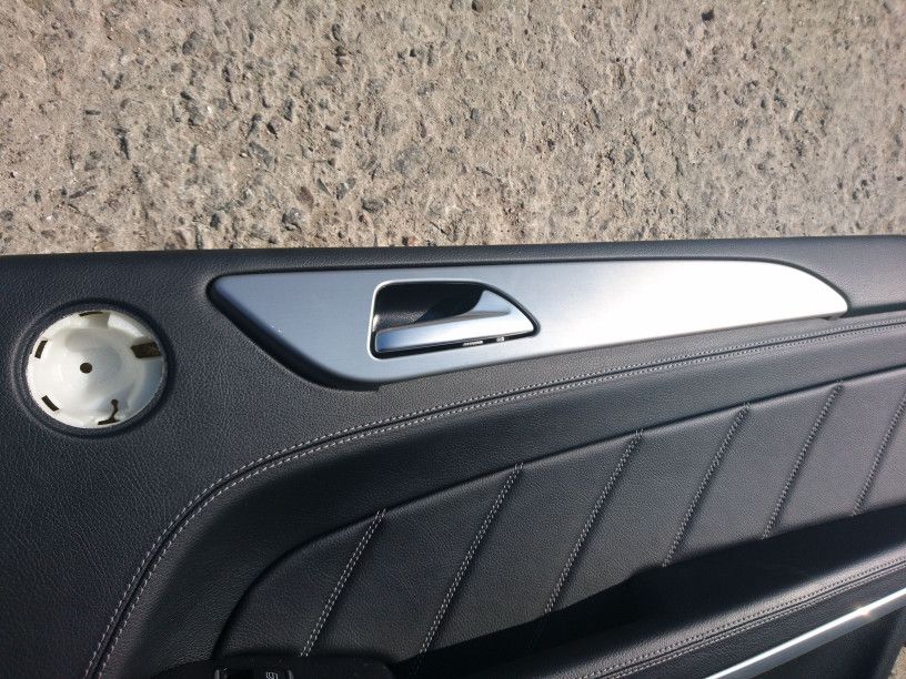 ручка внутренняя задняя правая Mercedes-Benz GL-Класс X166 2014, 3.0 л., OM 642.826, дизель, АКПП, белый, внедорожник 5 дв., A1667600661