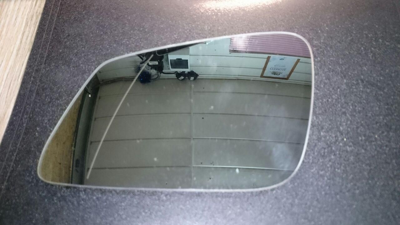стекло зеркала наружного левого BMW 7 серия F01/F02 2010, 3.0 л., N57 D30 A, дизель, АКПП, седан