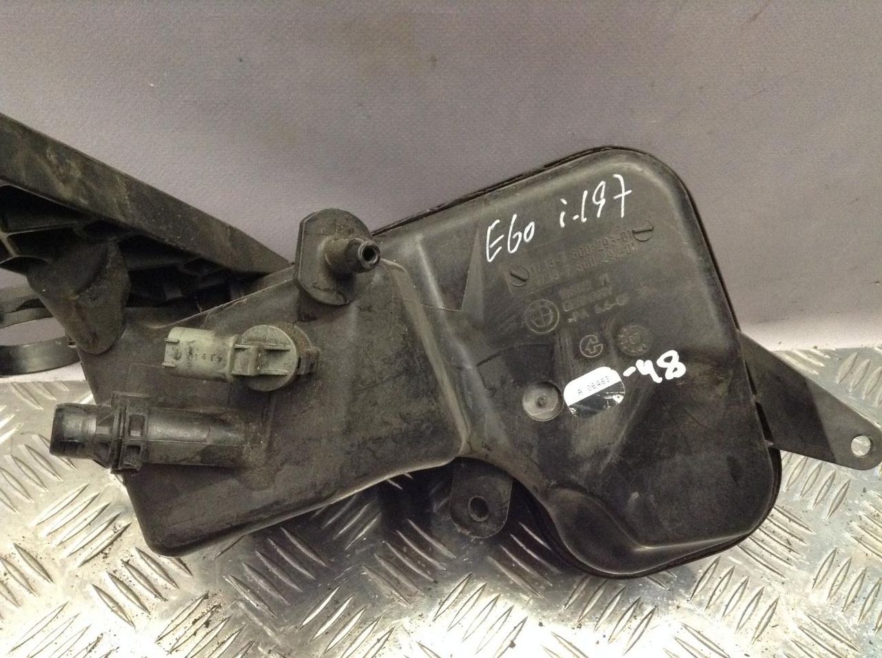 бачок расширительный BMW 5 серия E60/E61 2005, 2.0 л., M47 D20 (204D4), АКПП, седан, 7800293, 7800292