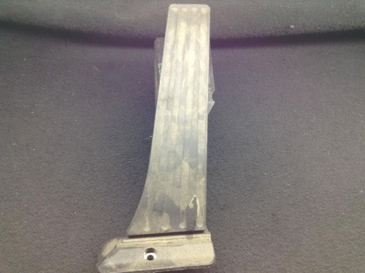 педаль BMW 1 серия E81/E82/E87/E88 2005, 2.0 л., N47 D20 A, дизель, АКПП, хетчбэк 5 дв., 6793743