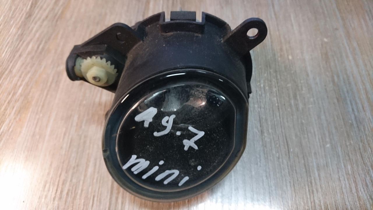 фара противотуманная левая Mini Cooper 1 поколение 2001, 1.6 л., W10 B16 A, бензин, АКПП, красный, хетчбэк 5 дв., 6911721