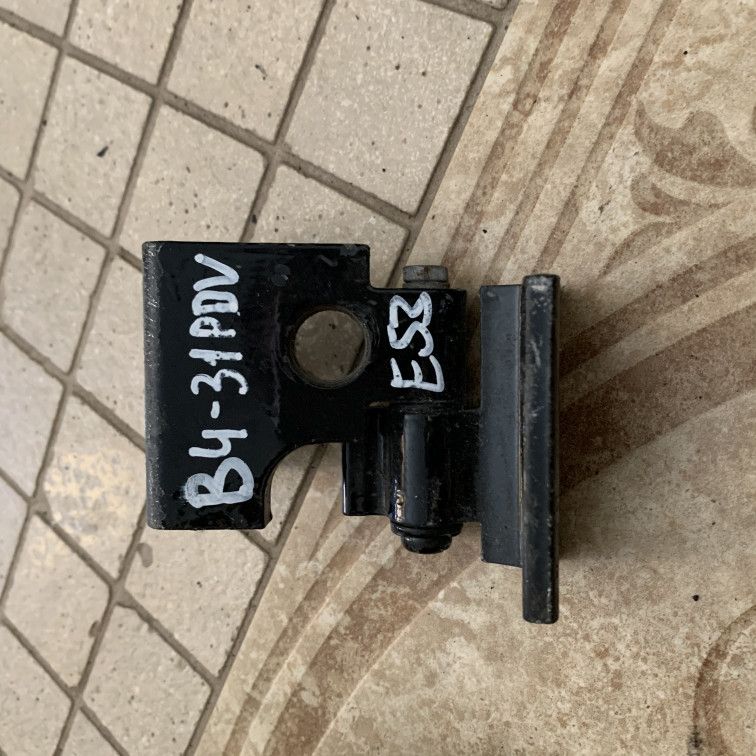 петля двери BMW X5 E53 2001, 4.6 л., M62 B46 (468S1), бензин, АКПП, внедорожник 5 дв., 82651619