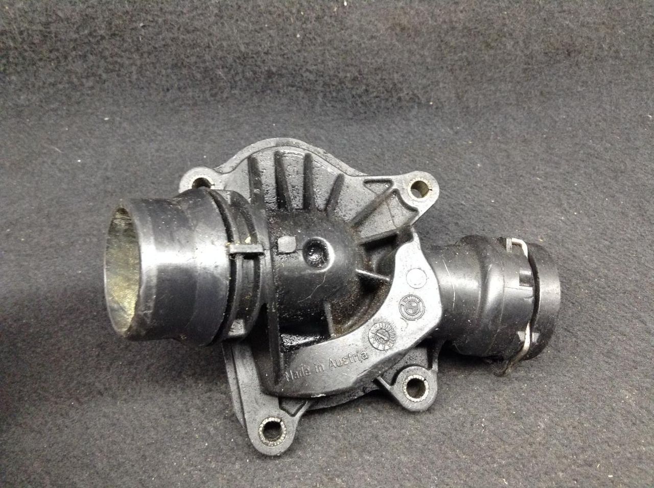 корпус термостата BMW 7 серия E65/E66/E67 2002, 3.0 л., M57 D30 (306D3), АКПП, седан