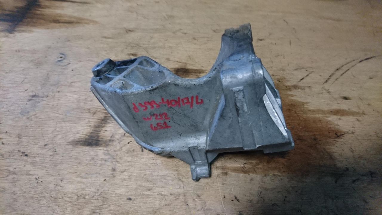 кронштейн двигателя Mercedes-Benz E-Класс W212/S212/C207/A207 2012, 2.1 л., OM 651.924, дизель, АКПП, темно-серый, седан, A6512230004