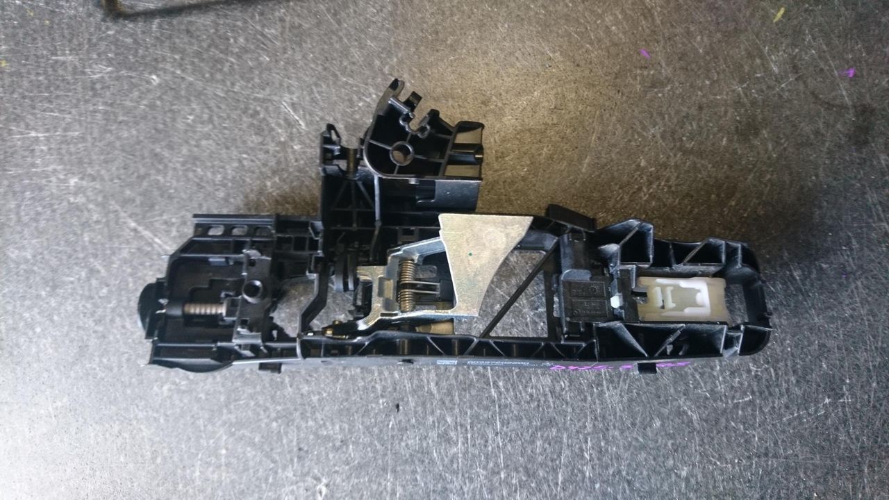 скелет ручки двери задней правой Mercedes-Benz C-Класс W205/S205/C205 2015, 2.0 л., M 274.920, бензин, АКПП, седан, правый руль, A0997602200