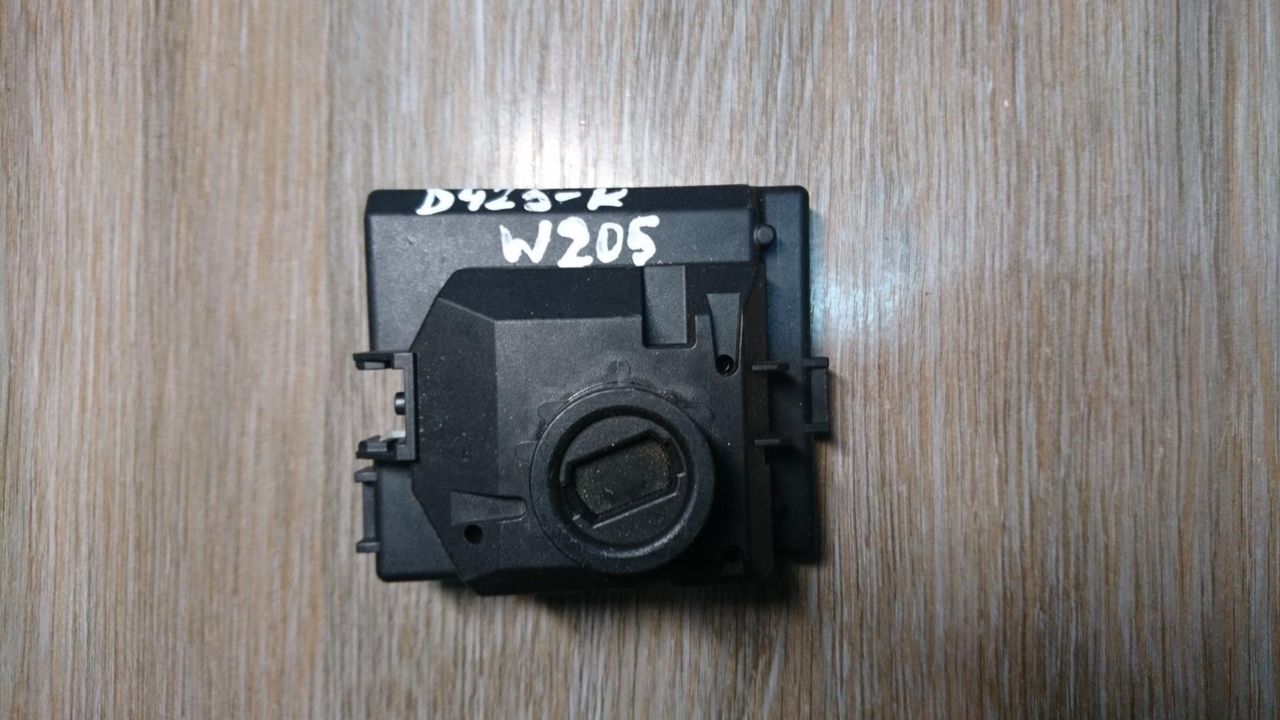 замок зажигания Mercedes-Benz C-Класс W205/S205/C205 2015, 2.0 л., M 274.920, бензин, АКПП, седан, правый руль, A2059007121, 33325201-01
