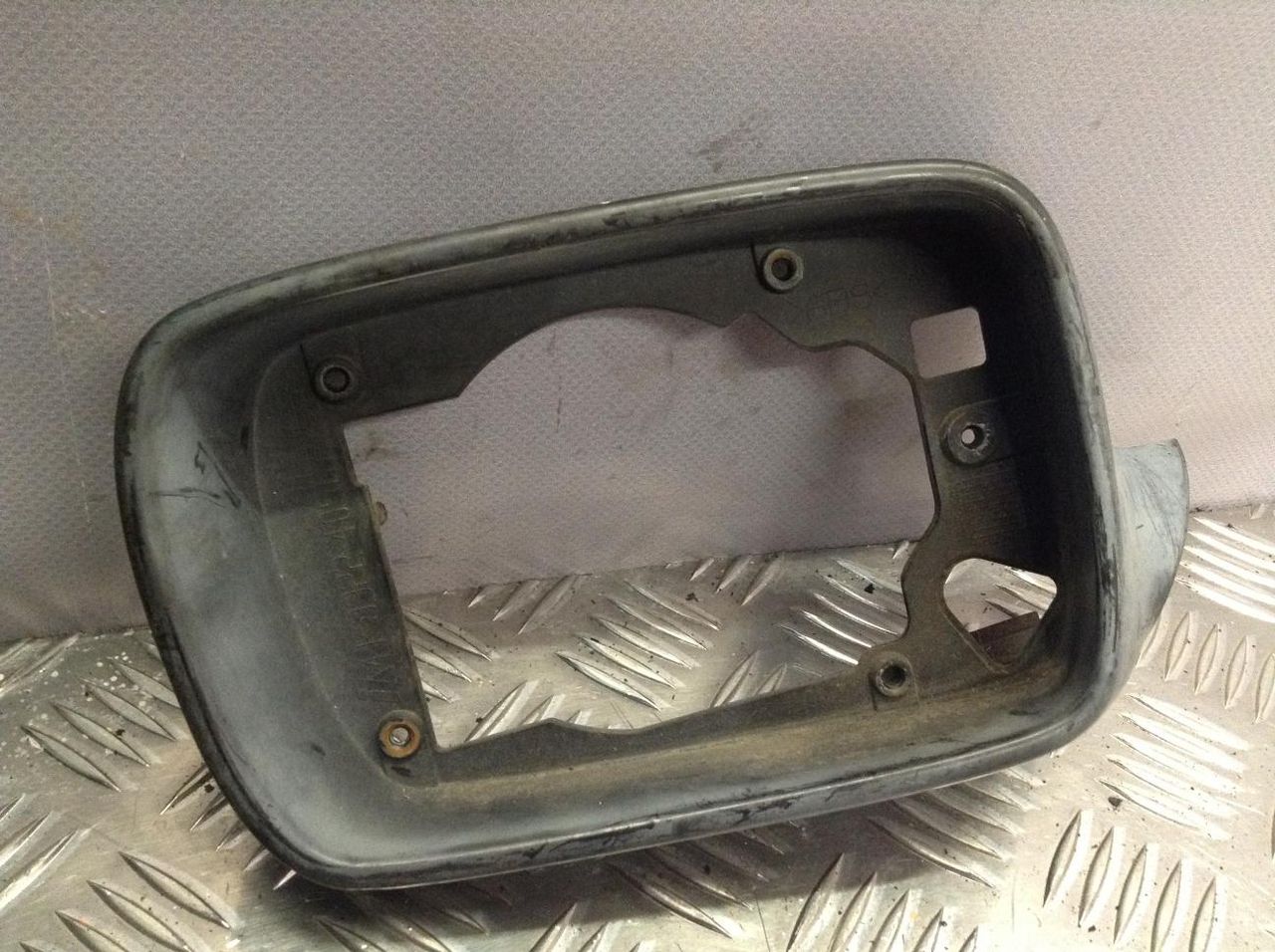 рамка зеркала левого BMW 7 серия E65/E66/E67 2002, 4.4 л., бензин, АКПП, седан