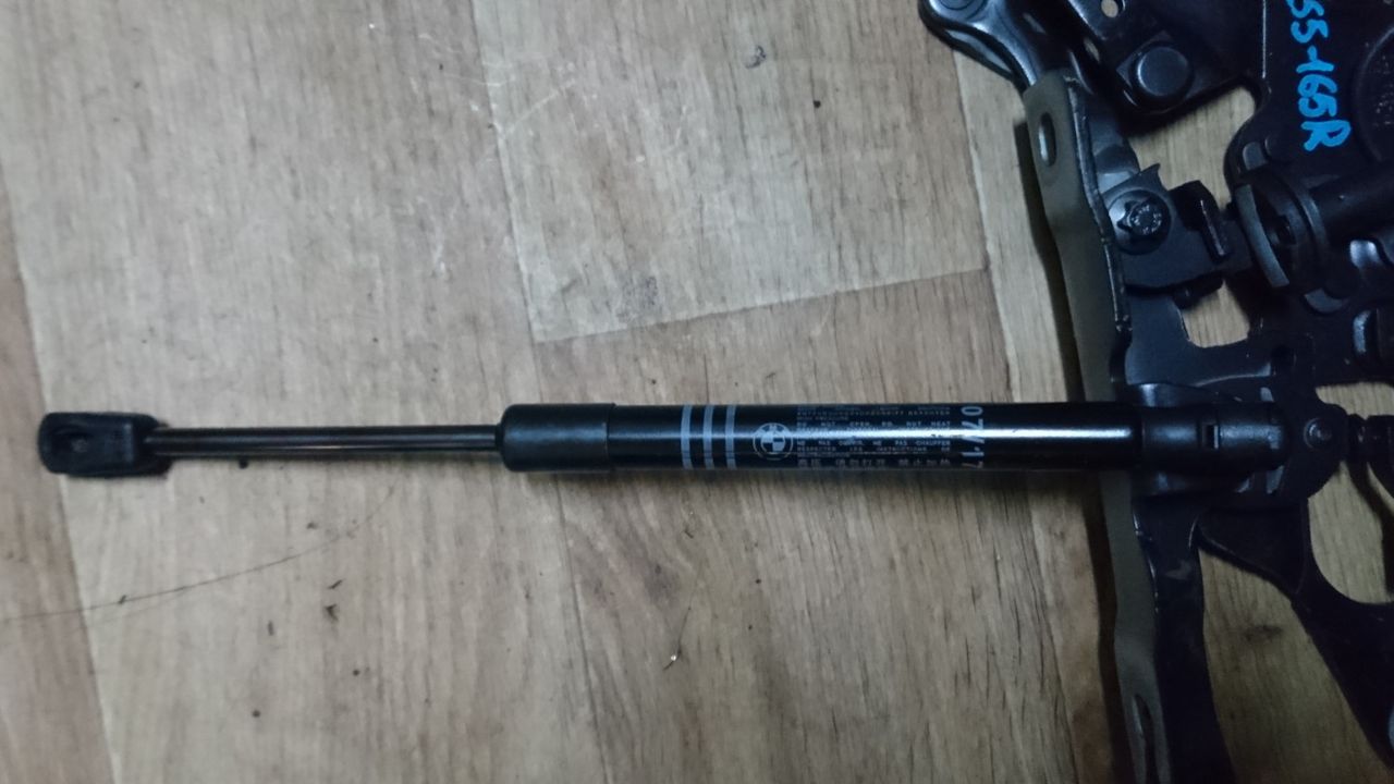 амортизатор капота BMW 5 серия F07/F10/F11 [рестайлинг] 2013, 3.0 л., N57 D30 C, дизель, АКПП, универсал, 51237309117, 698123