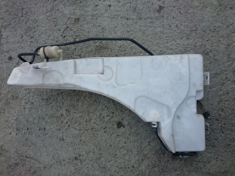 бачок омывателя BMW X6 E71/E72 2011, 3.0 л., N57 D30 A, дизель, АКПП, внедорожник 5 дв., 7191000
