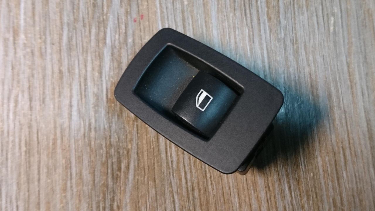 кнопка стеклоподъемника двери BMW X5 E70 2009, 3.0 л., M57 D30 (306D5), дизель, АКПП, внедорожник 5 дв., 6945874