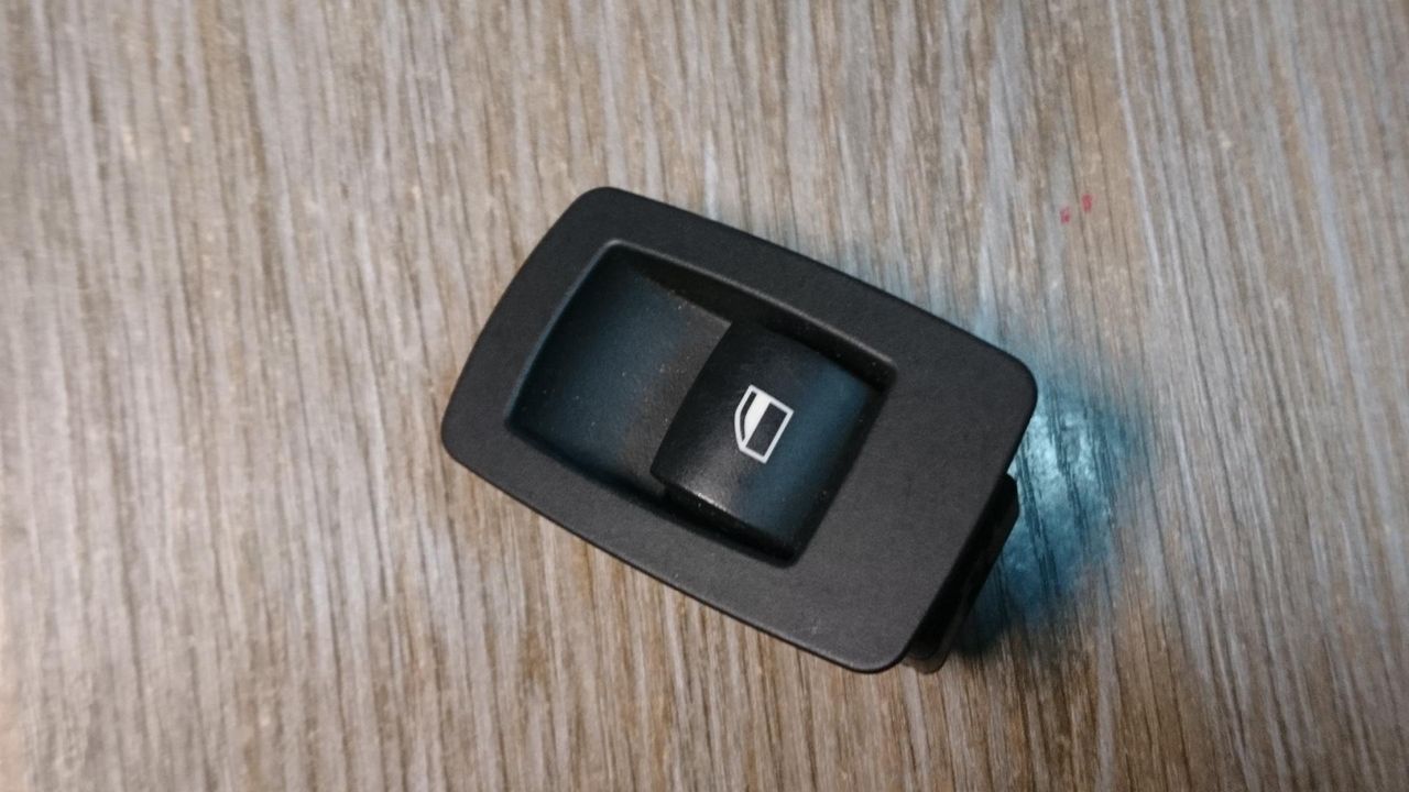 кнопка стеклоподъемника двери BMW X5 E70 2009, 3.0 л., M57 D30 (306D5), дизель, АКПП, внедорожник 5 дв., 6945874