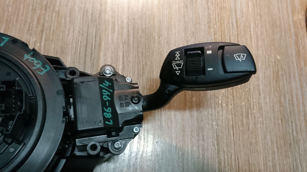 переключатель подрулевой (стрекоза) BMW 5 серия E60/E61 [рестайлинг] 2008, 3.0 л., M57 D30 (306D3), дизель, АКПП, седан, 6924106