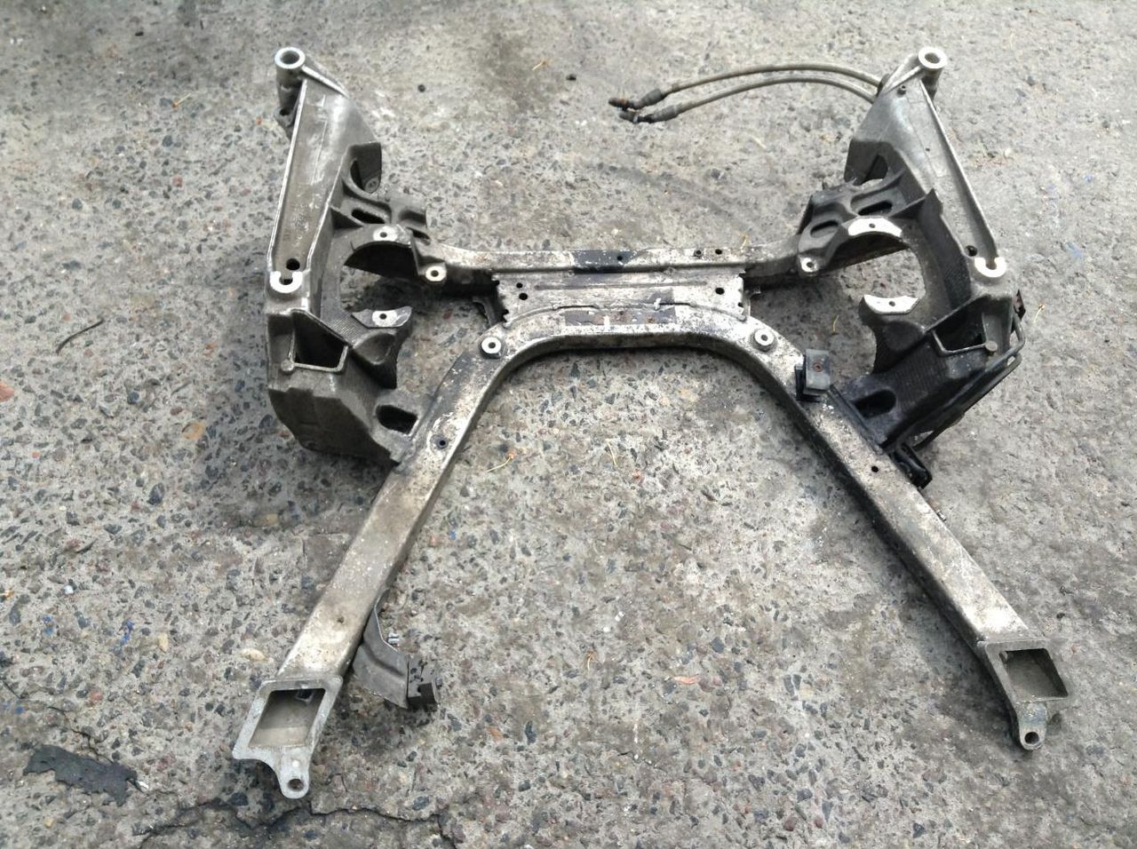 балка подвески передняя (подрамник) BMW 7 серия E65/E66/E67 2004, 4.4 л., бензин, АКПП, седан, 8752293