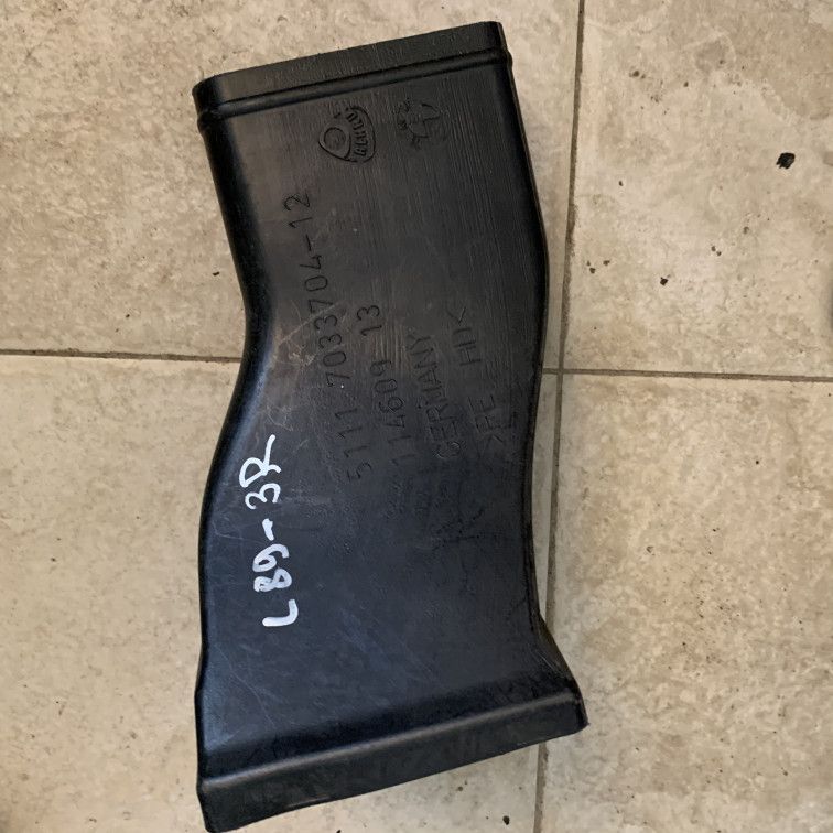 воздуховод тормозной правый BMW X5 E70 2007, 3.0 л., M57 D30 (306D3), дизель, АКПП, внедорожник 5 дв., 51117033704