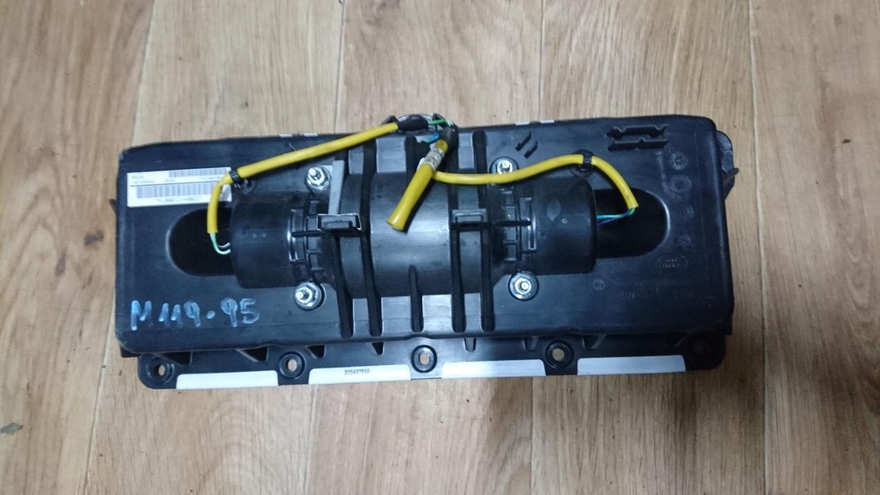 подушка безопасности пассажира Land Rover Range Rover 3 поколение [2-й рестайлинг] 2012, 4.4 л., 448DT, дизель, АКПП, внедорожник 5 дв., 7H42-044H30-AD, 305186599-AG
