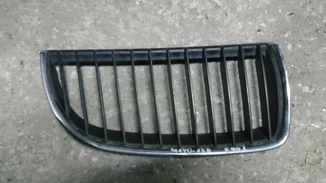 заглушка (решетка) в бампер BMW 3 серия E90/E91/E92/E93 2006, 2.0 л., M47 D20 (204D4), дизель, АКПП, седан, 7120008