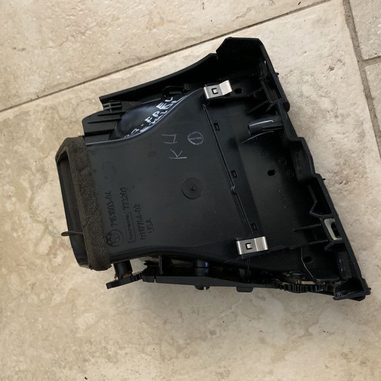 дефлектор обдува салона BMW X5 E70 2007, 4.8 л., N62 B48 B, бензин, АКПП, черный, внедорожник 5 дв., 7161803
