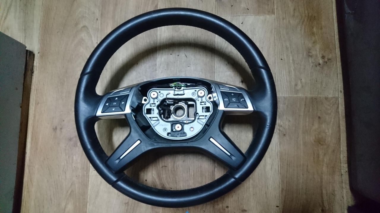 руль Mercedes-Benz C-Класс W204 [рестайлинг] 2013, 2.1 л., OM 651.913, дизель, АКПП, седан, A2464605203
