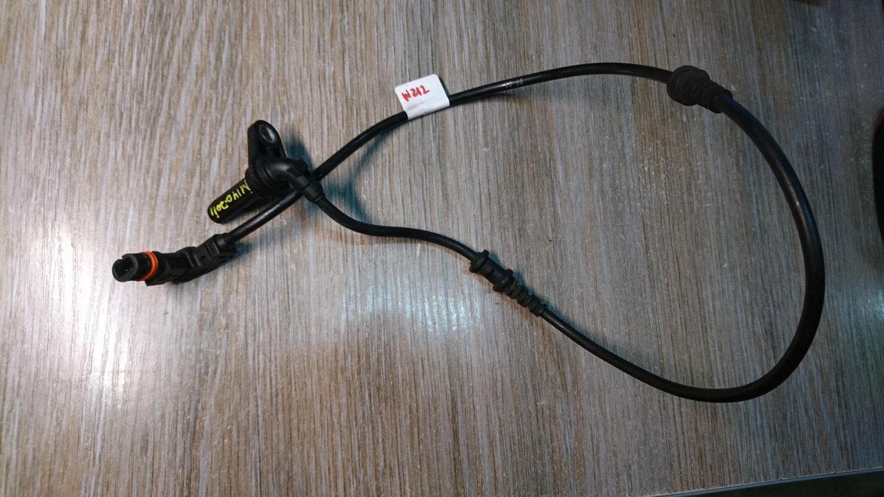 датчик ABS Mercedes-Benz E-Класс W212/S212/C207/A207 2010, 2.1 л., OM 651.924, дизель, АКПП, серебристый, седан, A2125400117