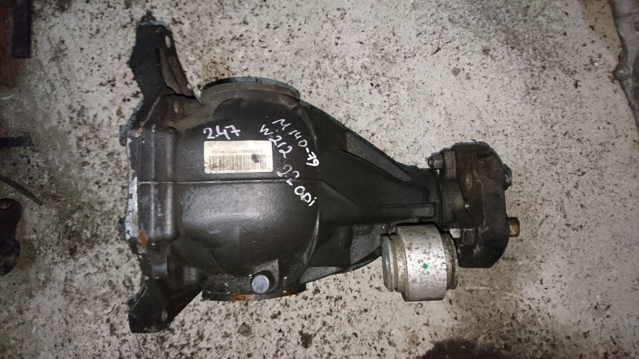 редуктор заднего моста Mercedes-Benz E-Класс W212/S212/C207/A207 2010, 2.1 л., OM 651.924, дизель, АКПП, серебристый, седан, A2073500314, 2123504601