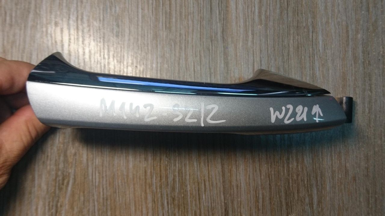 ручка наружная задняя правая Mercedes-Benz S-Класс W221 [рестайлинг] 2012, 3.0 л., OM 642.862, дизель, АКПП, серебристый, седан, A2217600270