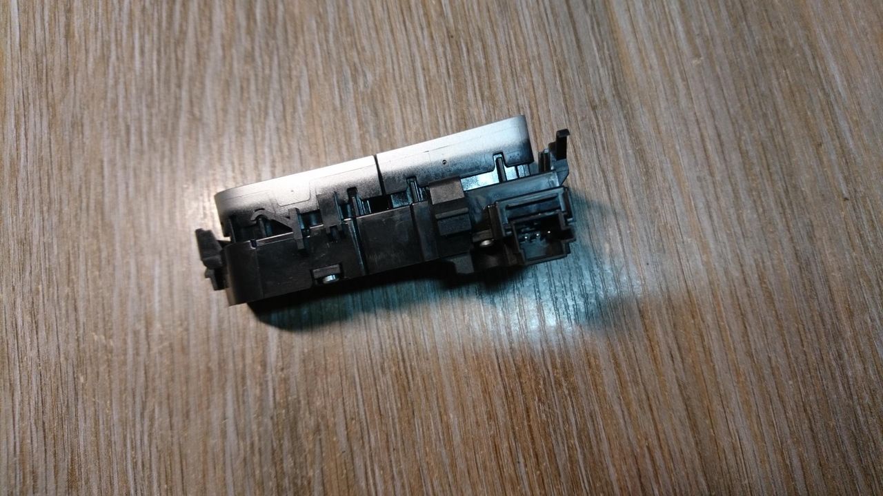 панель управления Mercedes-Benz E-Класс W213/S213/C238/A238 2016, 2.0 л., OM 654.920, дизель, АКПП, белый, седан, правый руль, A2139050204