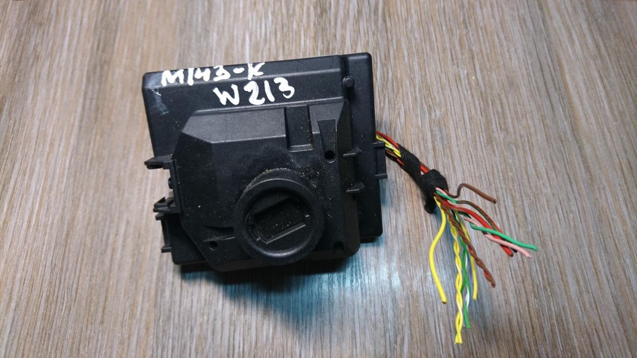 замок зажигания Mercedes-Benz E-Класс W213/S213/C238/A238 2016, 2.0 л., OM 654.920, дизель, АКПП, белый, седан, правый руль, A2059003419, 33325501-00