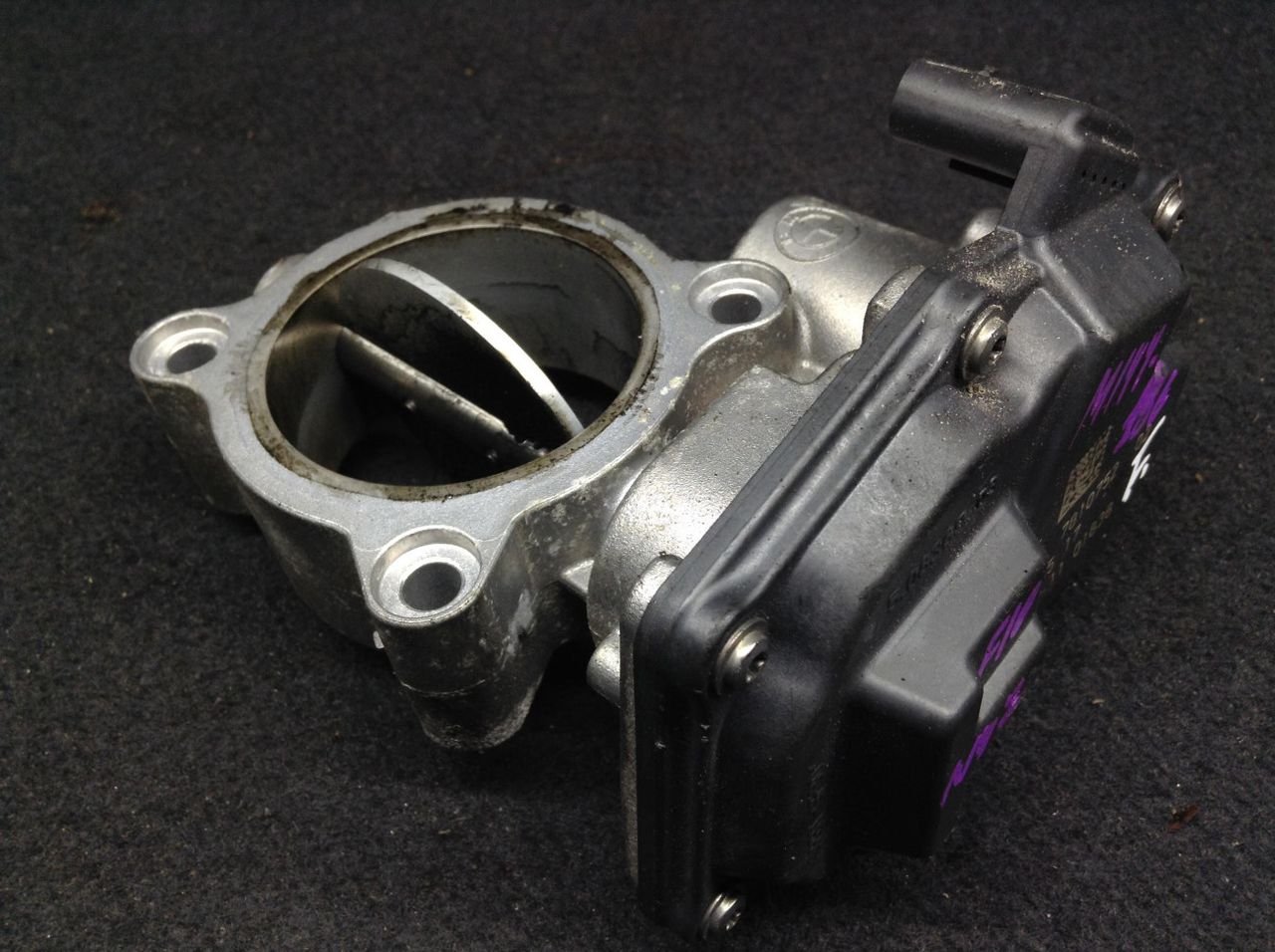 заслонка дроссельная BMW 5 серия F07/F10/F11 2012, 2.0 л., N47 D20 C, дизель, АКПП, седан, правый руль, 7810752, 103785