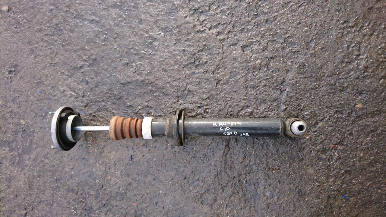 амортизатор задний левый BMW 5 серия F07/F10/F11 2012, 2.0 л., N47 D20 C, дизель, АКПП, седан, правый руль