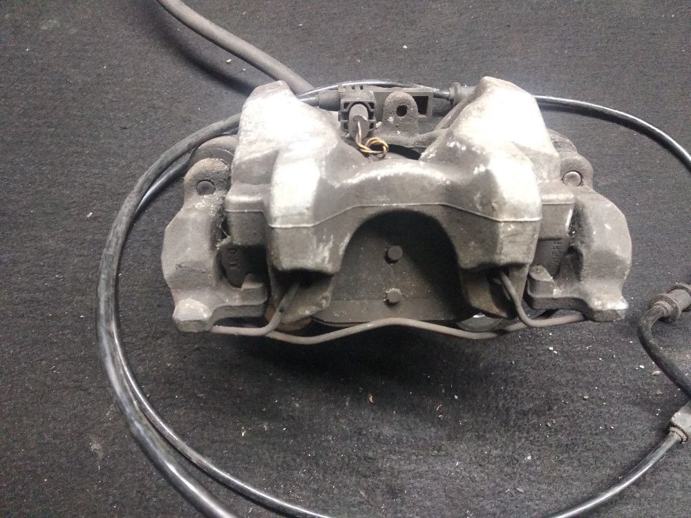 суппорт задний правый Mercedes-Benz E-Класс W212/S212/C207/A207 2011, 1.8 л., M 271.860, бензин, АКПП, черный, кабриолет