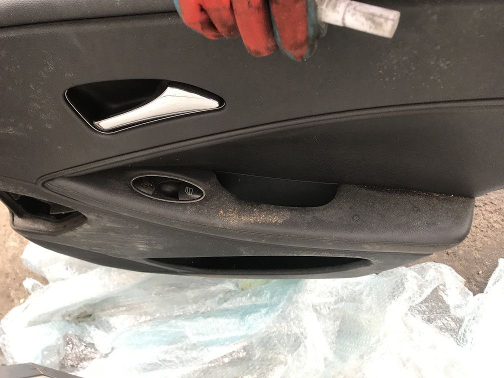 замок двери задней правой Mercedes-Benz CLS-Класс C219 2005, 3.0 л., OM 642.920, дизель, АКПП, черный, купе