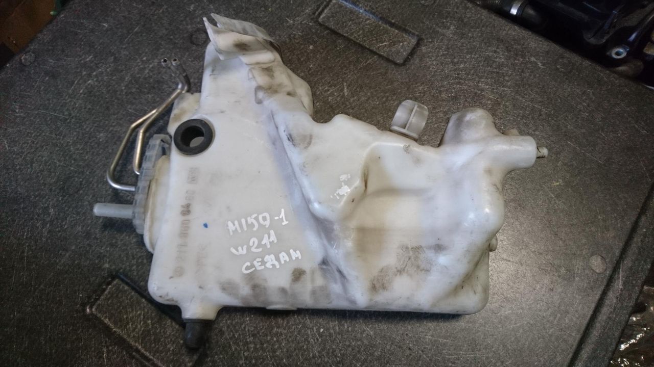 бачок омывателя Mercedes-Benz E-Класс W211/S211 2005, 2.1 л., OM 646.961, дизель, АКПП, седан, A2118600460