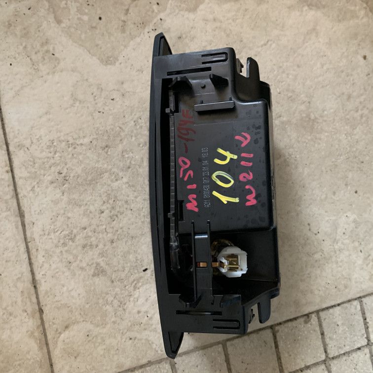 пепельница Mercedes-Benz E-Класс W211/S211 2005, 2.1 л., OM 646.961, дизель, АКПП, седан, A2118100430, 2118100430