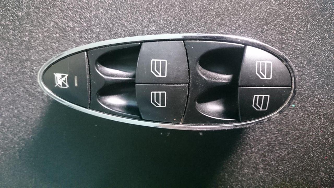блок управления стеклоподъемниками Mercedes-Benz E-Класс W211/S211 2005, 2.1 л., OM 646.961, дизель, АКПП, седан, SWF502159, A2118213679