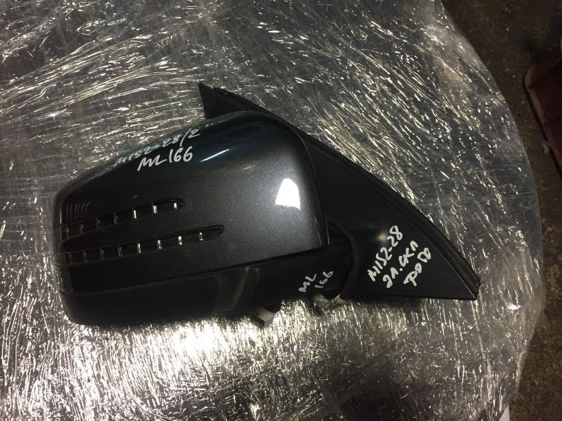 зеркало наружное правое Mercedes-Benz M-Класс W166 2012, 2.1 л., OM 651.960, дизель, АКПП, мокрый асфальт, внедорожник 5 дв., A1668101216