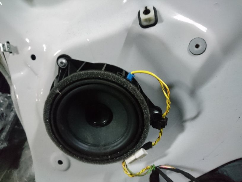 динамик двери BMW X5 F15 2018, 3.0 л., N57 D30 C, дизель, АКПП, белый, внедорожник 5 дв., 65139286367