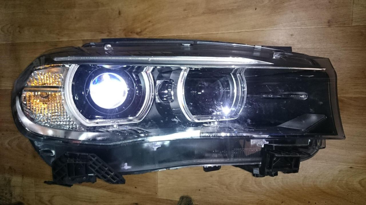 фара правая BMW X5 F15 2018, 3.0 л., N57 D30 C, дизель, АКПП, белый, внедорожник 5 дв., 7290056