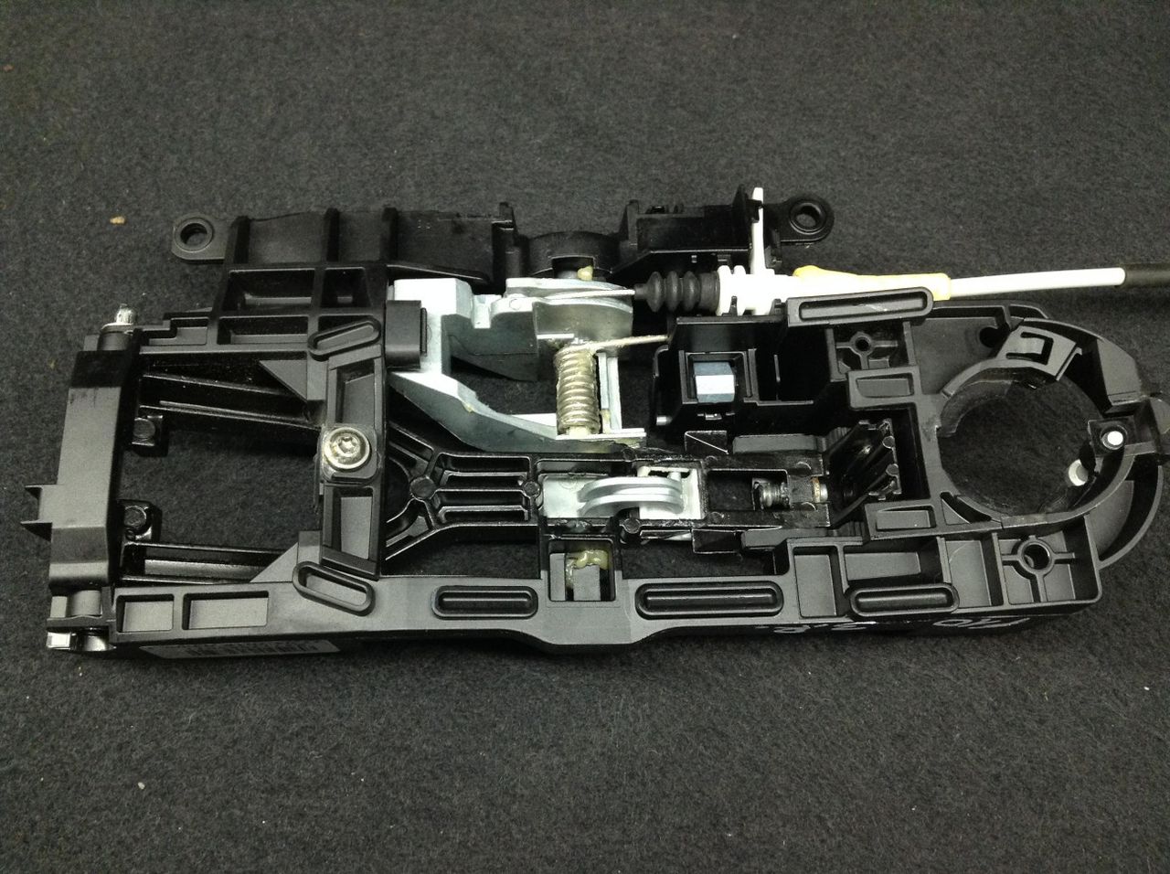 скелет ручки двери задней правой BMW 5 серия F10/F11 [рестайлинг] 2016, 2.0 л., B47 D20 A, дизель, АКПП, черный, седан, 7175650