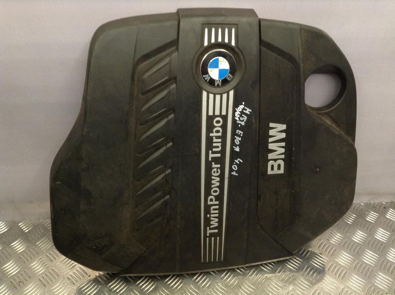 декоративная крышка двигателя BMW X5 E70 [рестайлинг] 2011, 3.0 л., N57 D30 B, дизель, АКПП, белый, внедорожник 5 дв., 7811025, 7812063