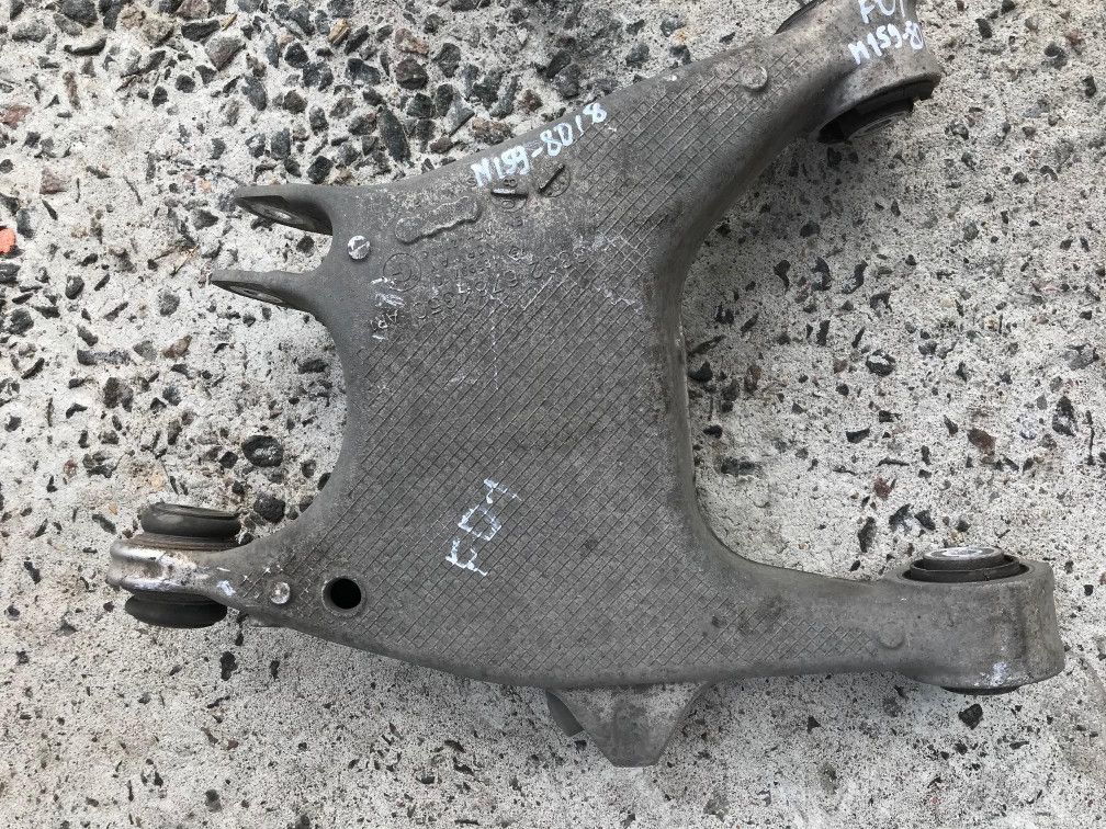 рычаг задний нижний BMW 7 серия F01/F02 2010, 4.4 л., N63 B44 A, бензин, АКПП, черный, седан, 33326784350, 33326794878