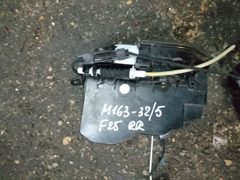 замок двери задней правой BMW X3 F25 2013, 2.0 л., N47 D20 C, дизель, АКПП, белый, внедорожник 5 дв., 7318418