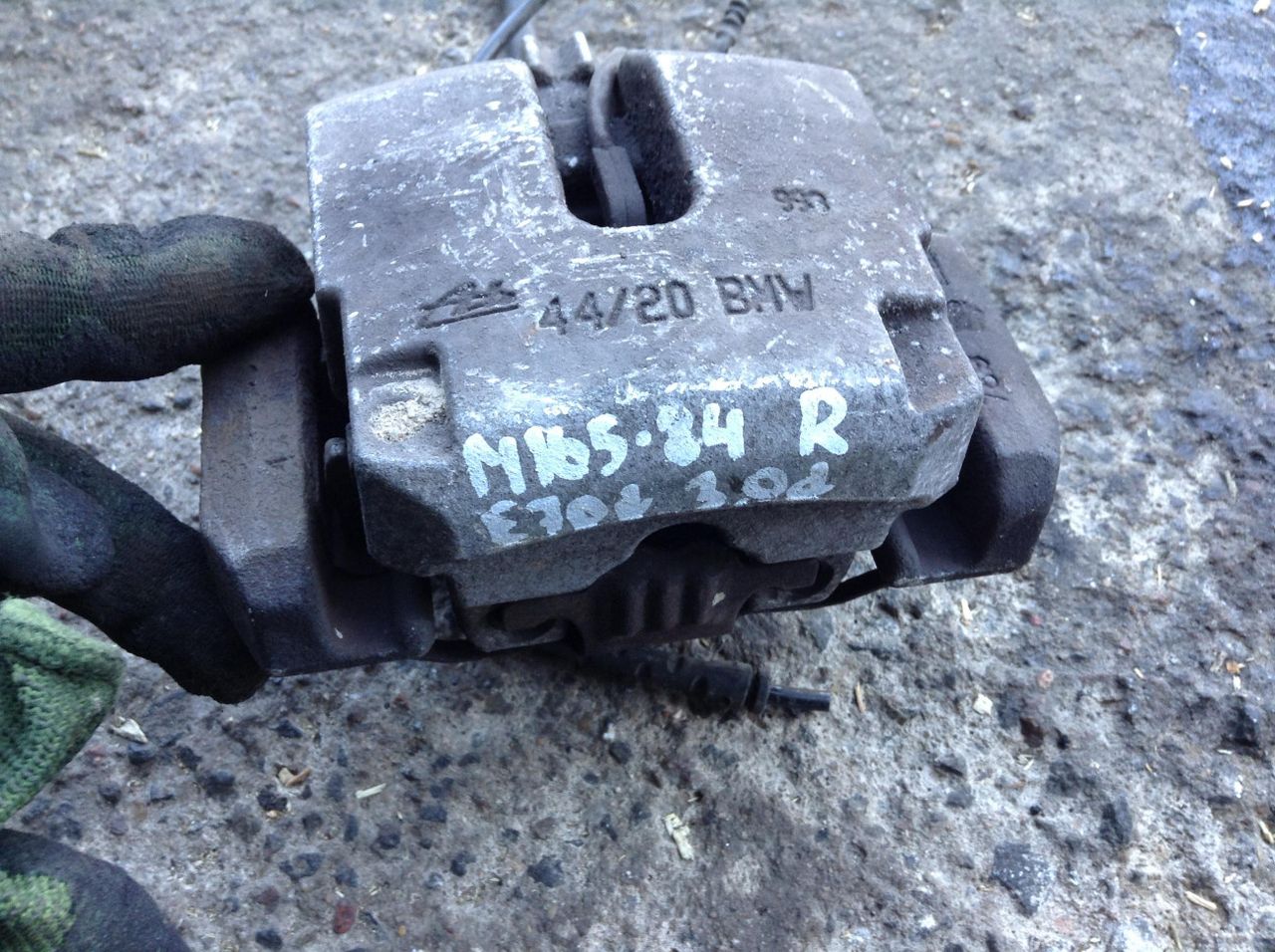 суппорт задний правый BMW X5 E70 2007, 3.0 л., M57 D30 (306D3), дизель, АКПП, внедорожник 5 дв.