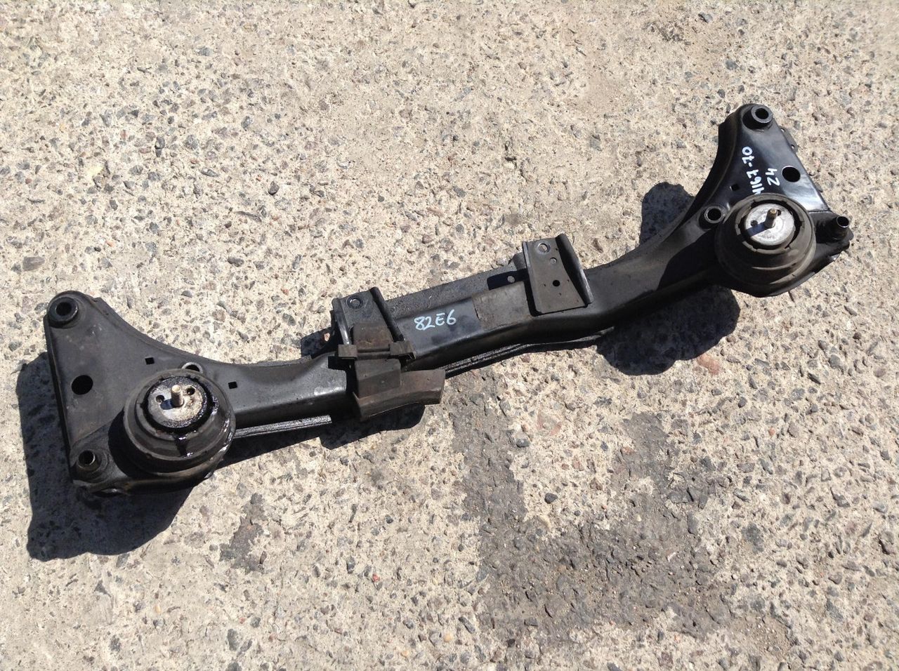 балка подвески передняя (подрамник) BMW Z4 E85 2004, 3.0 л., M54 B30 (306S3), бензин, АКПП, кабриолет