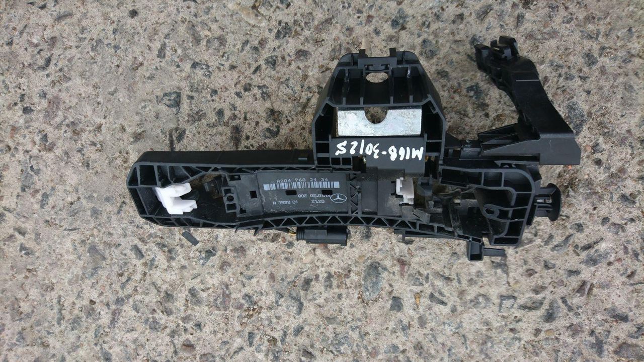 скелет ручки двери передней правой Mercedes-Benz GL-Класс X166 2013, 3.0 л., OM 642.826, дизель, АКПП, коричневый, внедорожник 5 дв., A2047602434